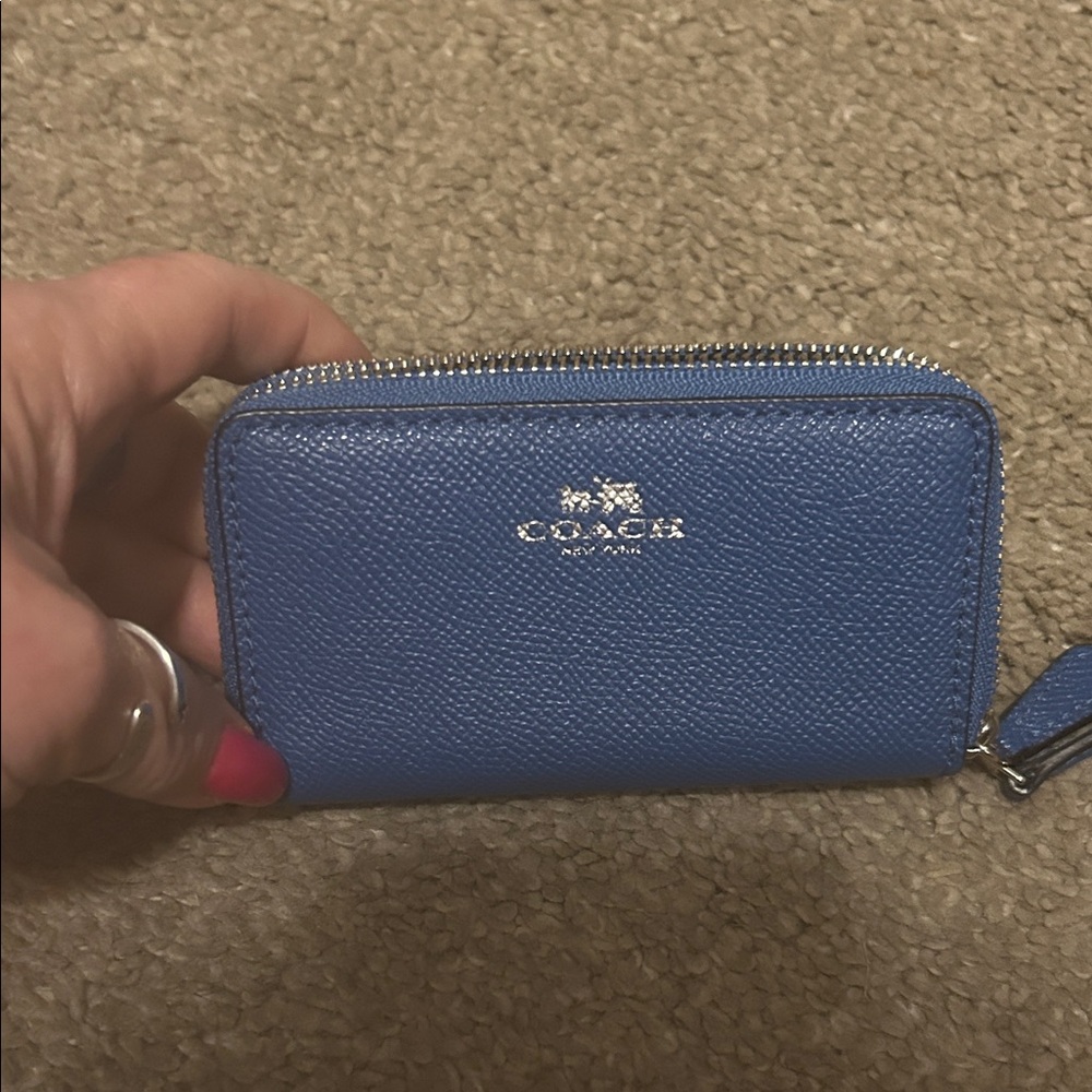 Coach Pebbled Leather Zip Card Case in Cornflower Blue